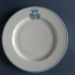 de même que les grandes assiettes