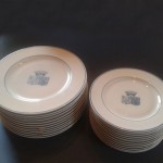 assiettes décor bleu, double filet